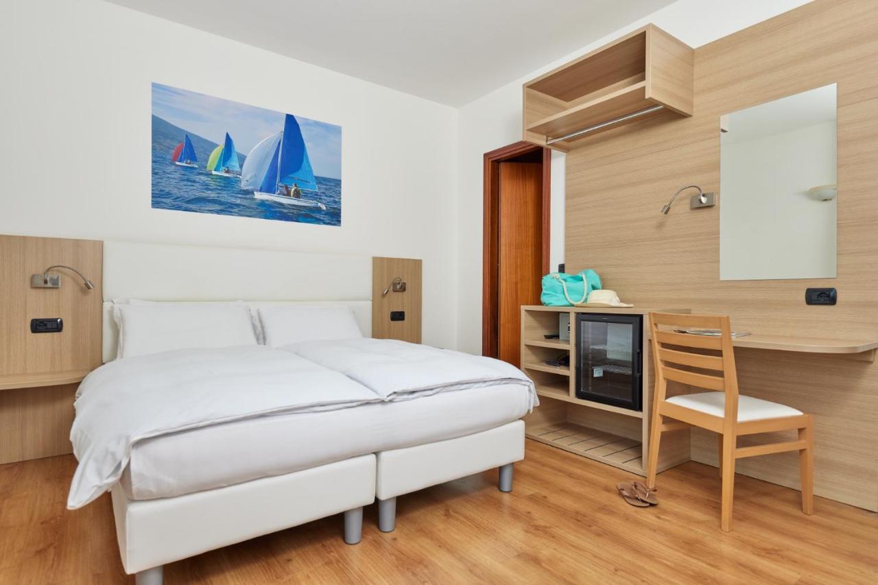 Beach Hotel Rosa Мальчезине Экстерьер фото