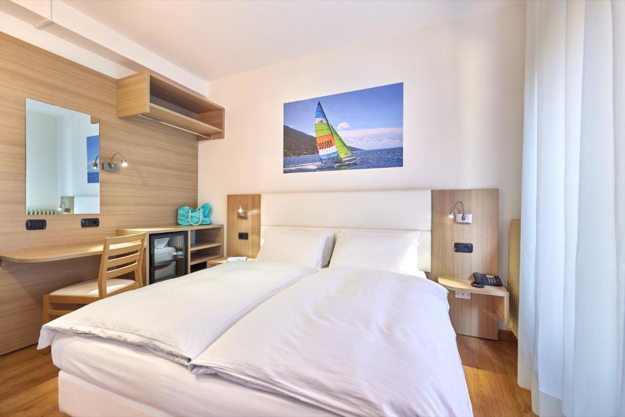 Beach Hotel Rosa Мальчезине Экстерьер фото