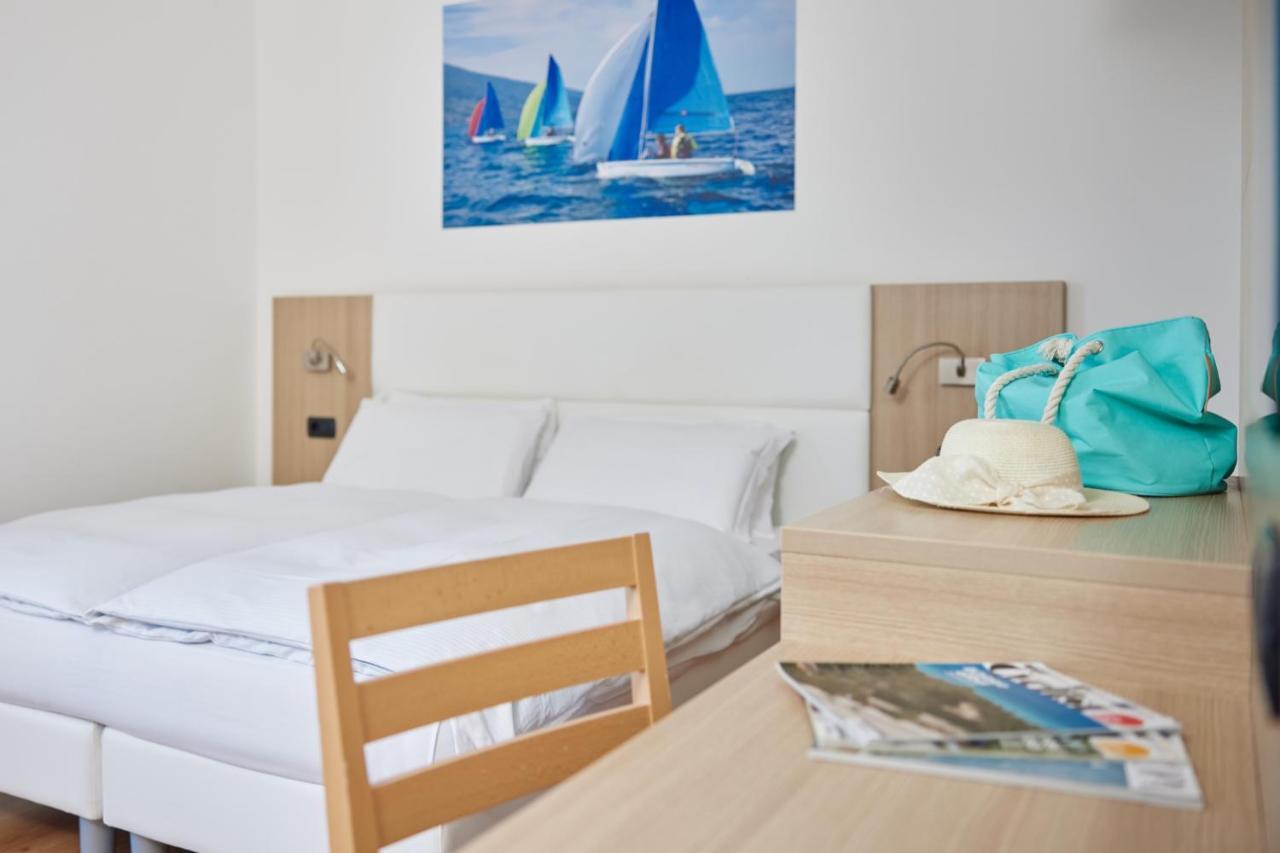 Beach Hotel Rosa Мальчезине Экстерьер фото
