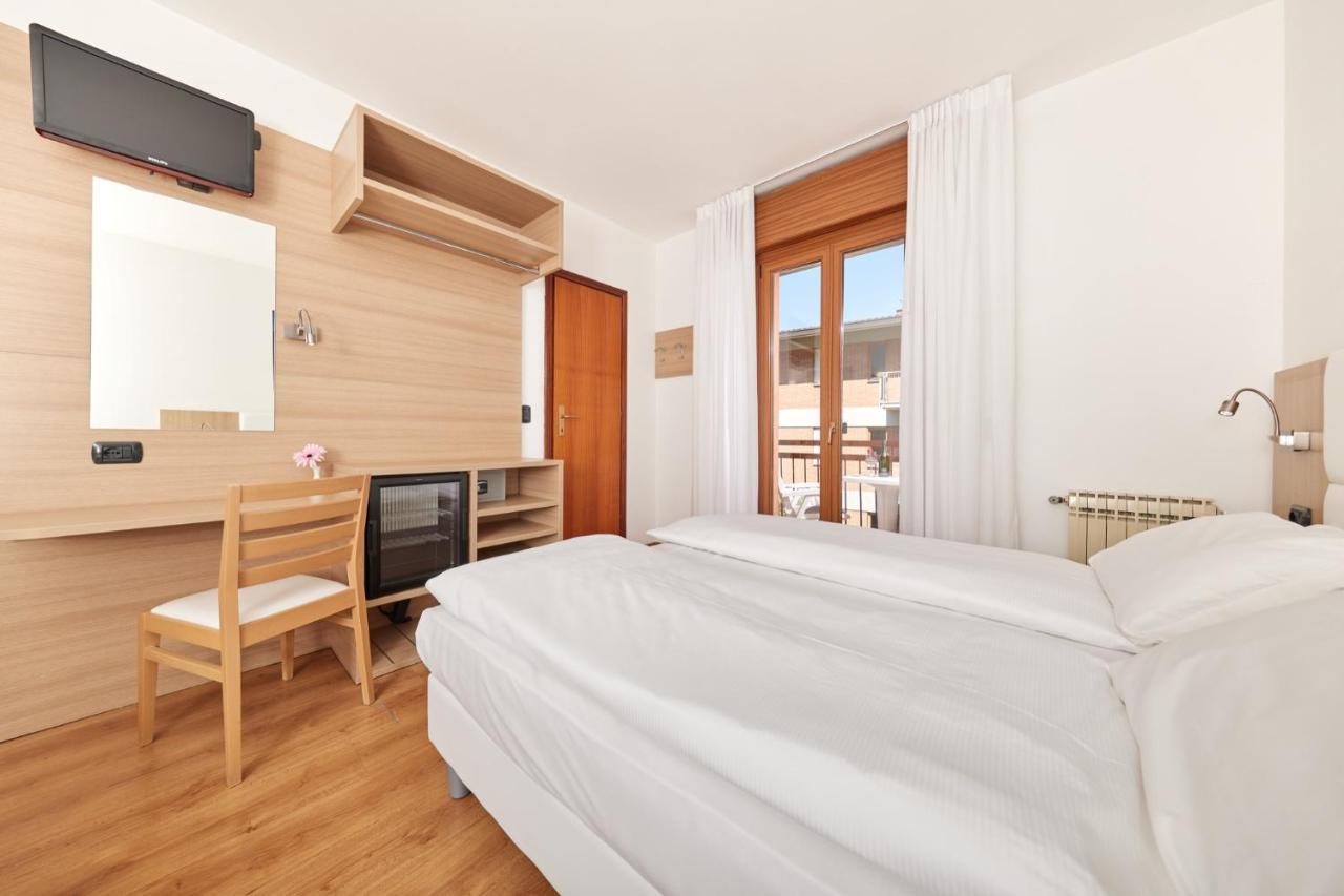 Beach Hotel Rosa Мальчезине Экстерьер фото