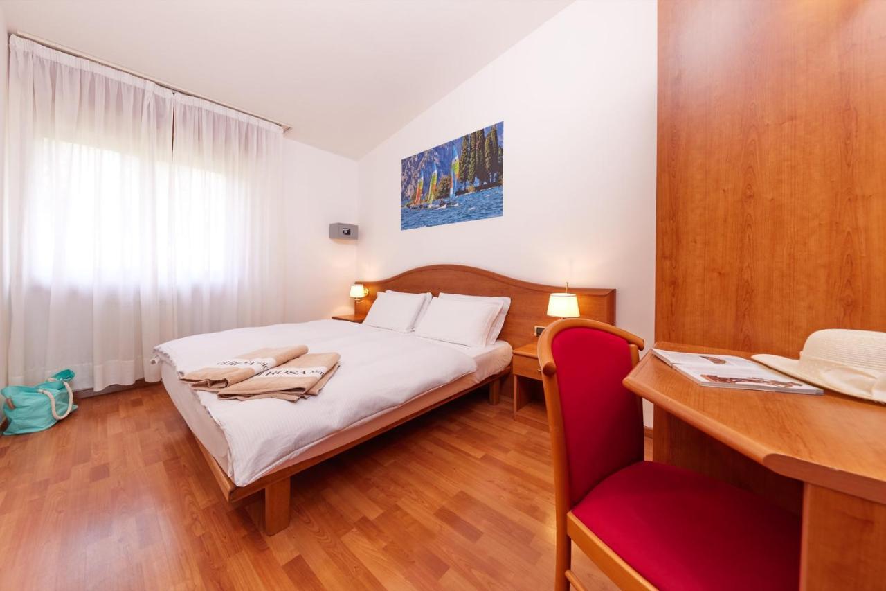 Beach Hotel Rosa Мальчезине Экстерьер фото