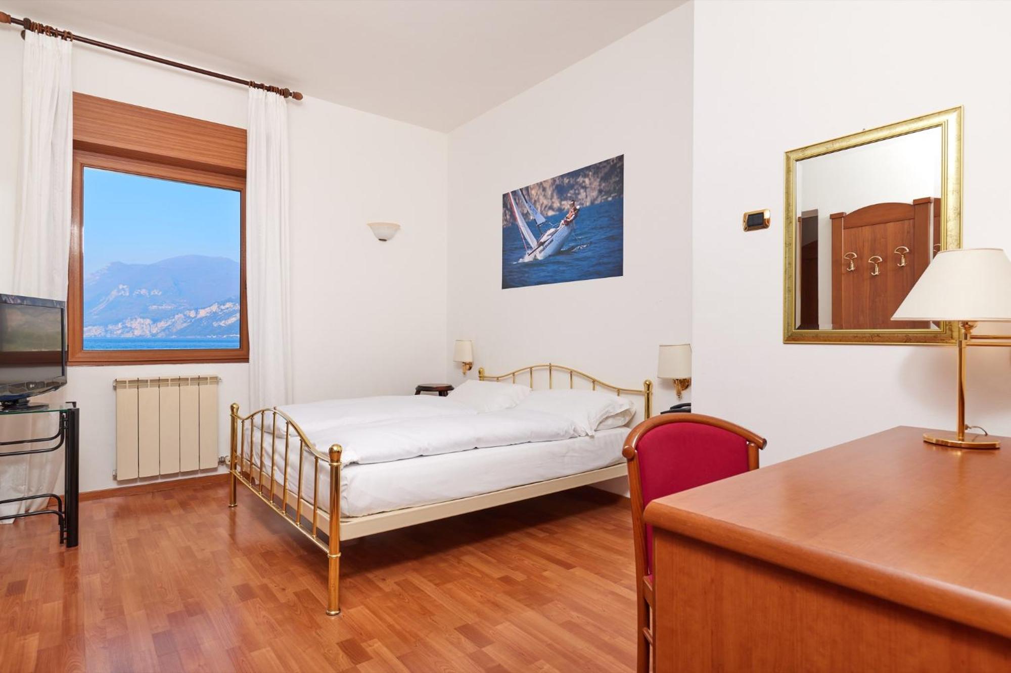 Beach Hotel Rosa Мальчезине Экстерьер фото