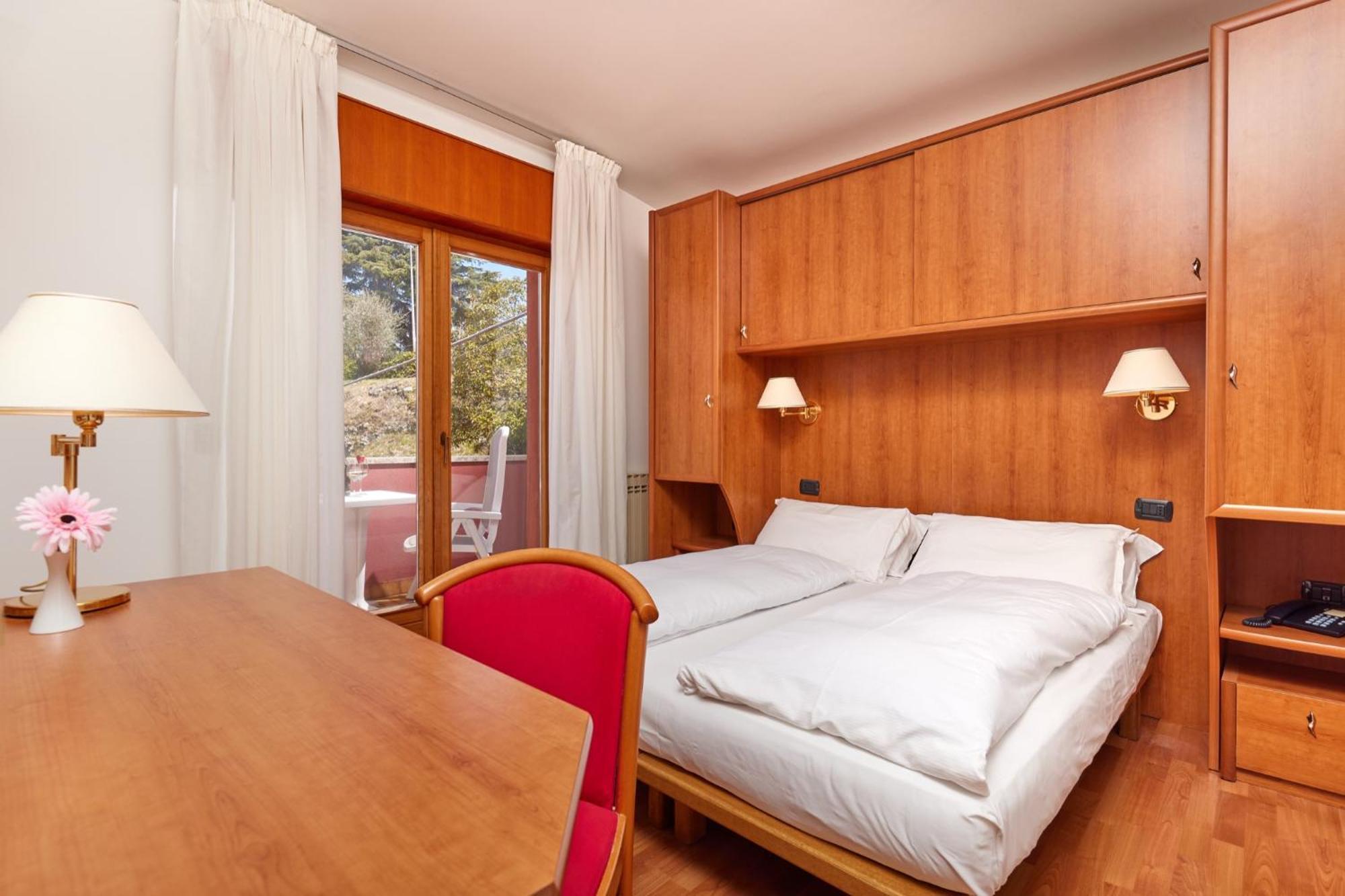 Beach Hotel Rosa Мальчезине Экстерьер фото