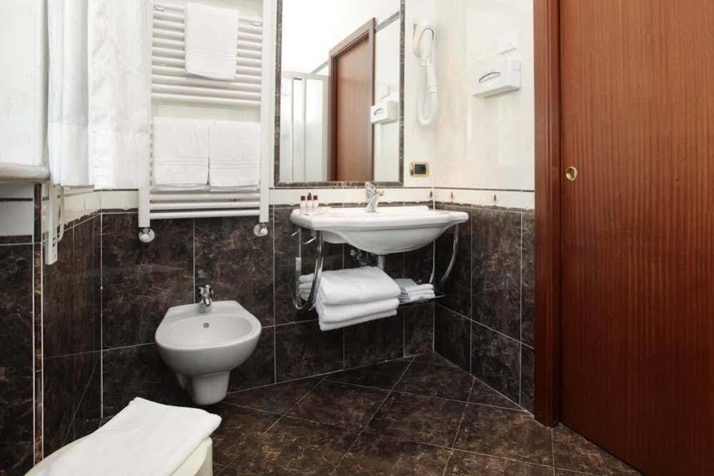 Beach Hotel Rosa Мальчезине Экстерьер фото