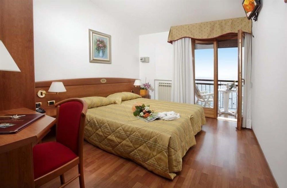 Beach Hotel Rosa Мальчезине Экстерьер фото
